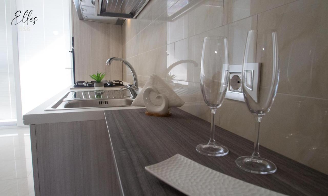 B&B Elles Con Parcheggio Interno Barletta Esterno foto